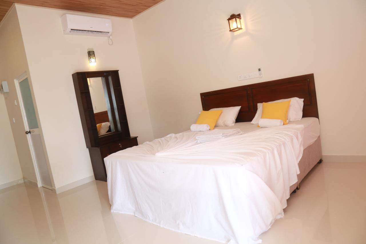 Serene Beach Hotel Диквелла Экстерьер фото